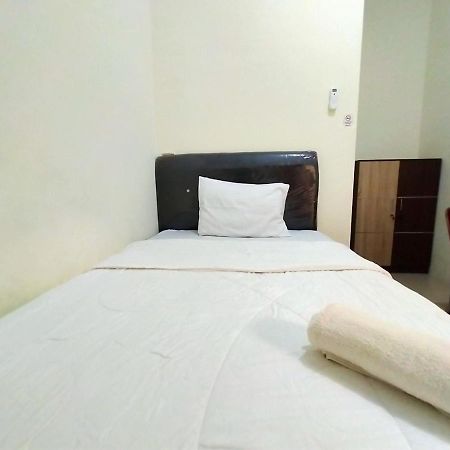 Homestay Danesti Syariah Near Bandara Sultan Hasanuddin Makassar Kültér fotó