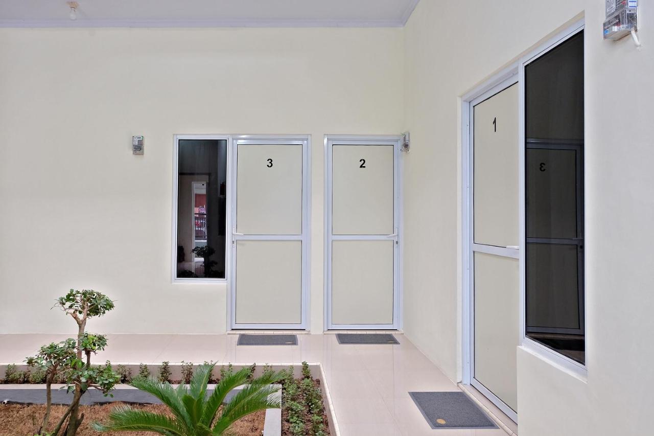 Homestay Danesti Syariah Near Bandara Sultan Hasanuddin Makassar Kültér fotó