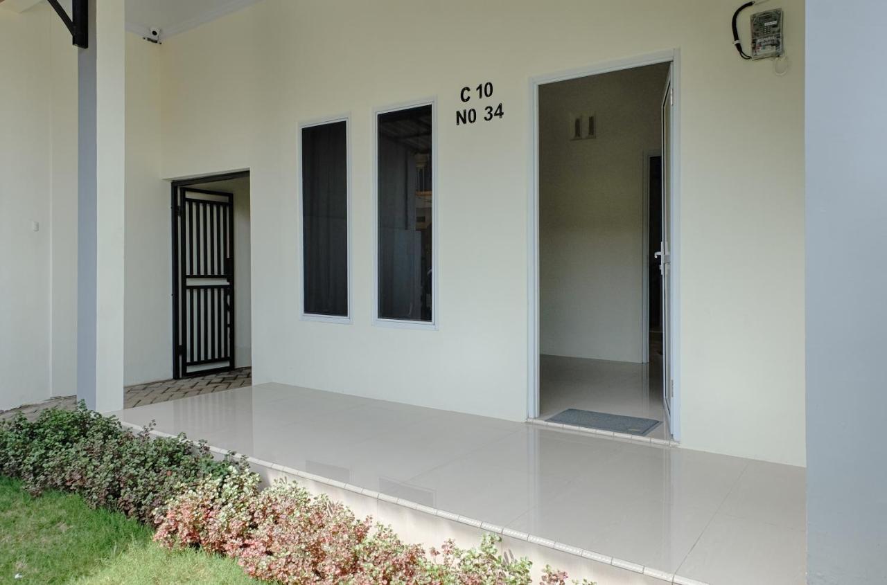 Homestay Danesti Syariah Near Bandara Sultan Hasanuddin Makassar Kültér fotó